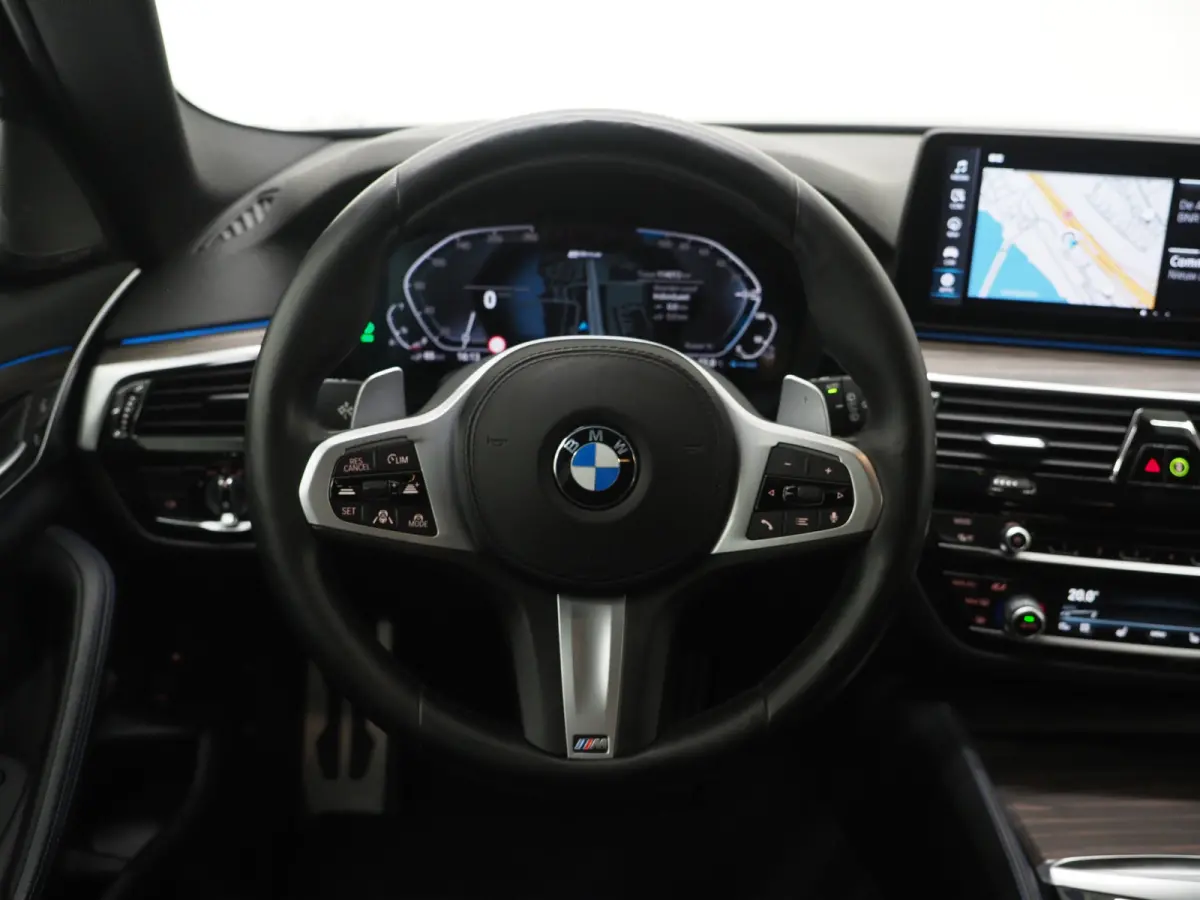 530e M Sport Shadow Line | LaserLED | Trekhaak | Harman/Kardon | 360 | HUD | Sfeerlicht | Keyless | Carplay