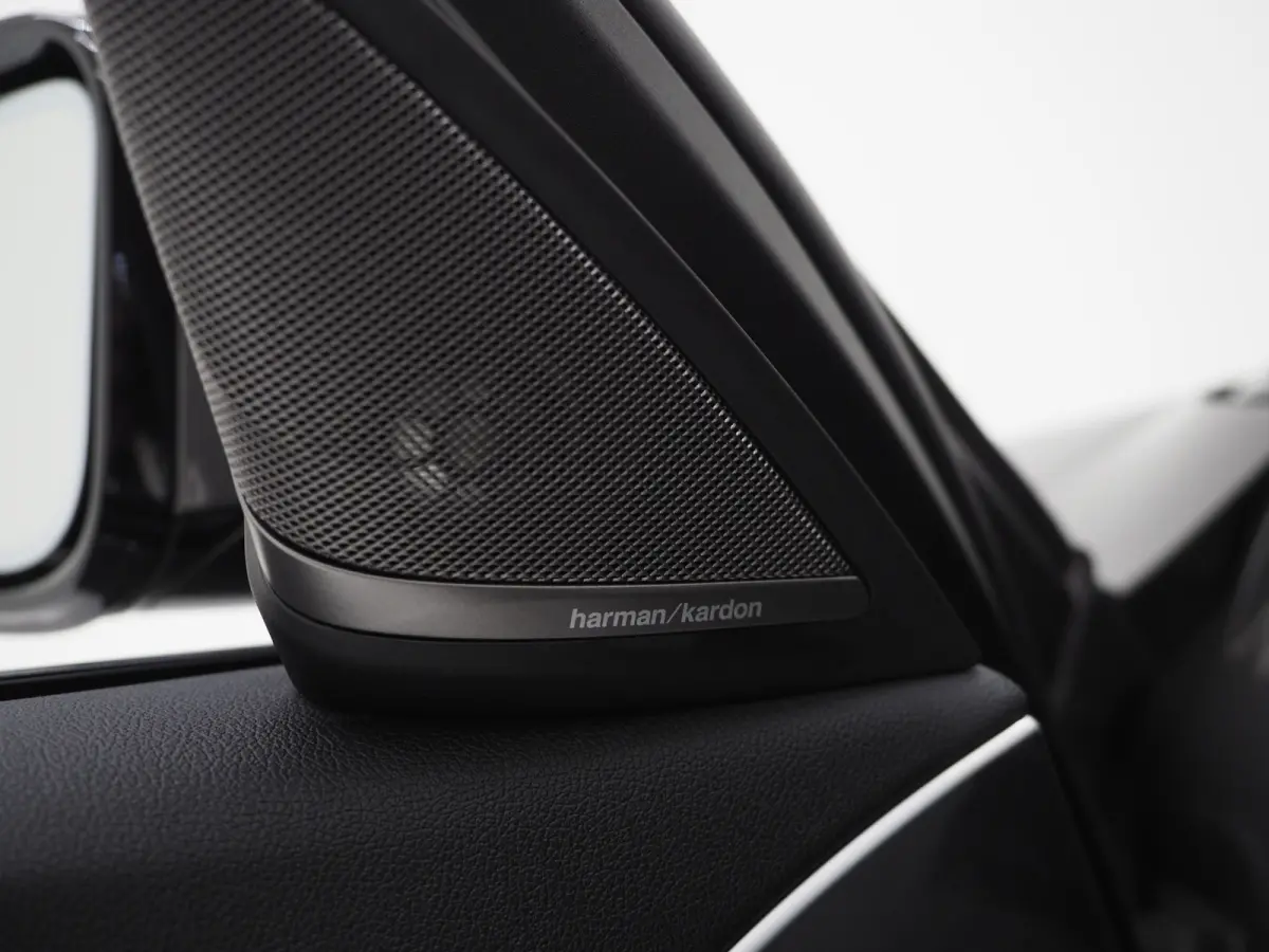 530e M Sport Shadow Line | LaserLED | Trekhaak | Harman/Kardon | 360 | HUD | Sfeerlicht | Keyless | Carplay