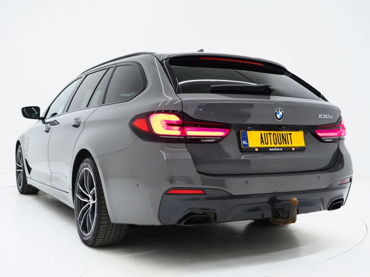 530e M Sport Shadow Line | LaserLED | Trekhaak | Harman/Kardon | 360 | HUD | Sfeerlicht | Keyless | Carplay