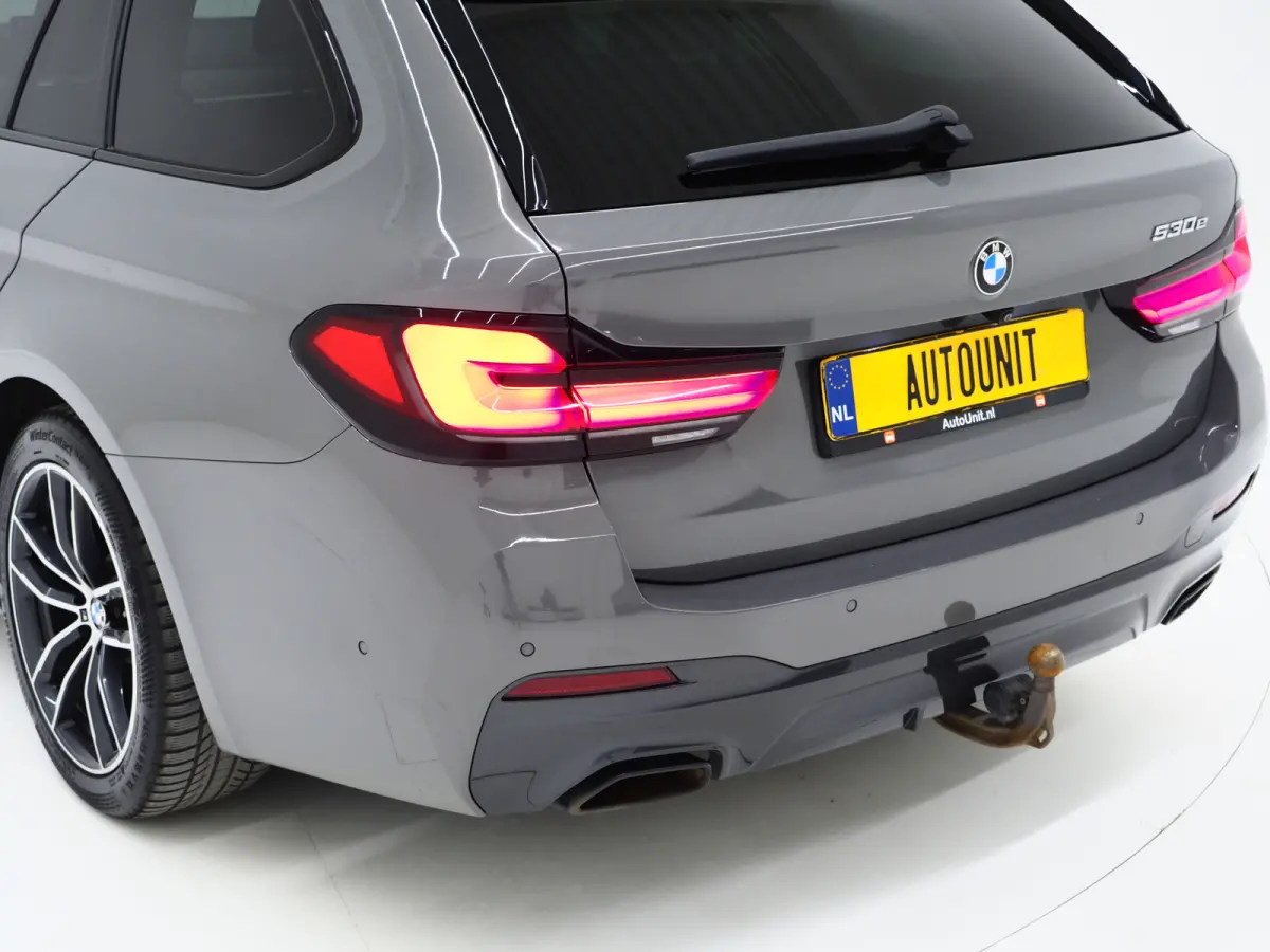 530e M Sport Shadow Line | LaserLED | Trekhaak | Harman/Kardon | 360 | HUD | Sfeerlicht | Keyless | Carplay