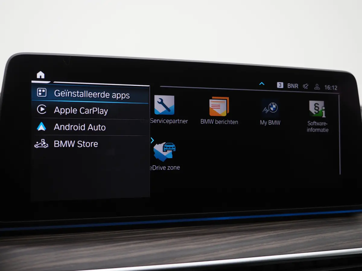 530e M Sport Shadow Line | LaserLED | Trekhaak | Harman/Kardon | 360 | HUD | Sfeerlicht | Keyless | Carplay