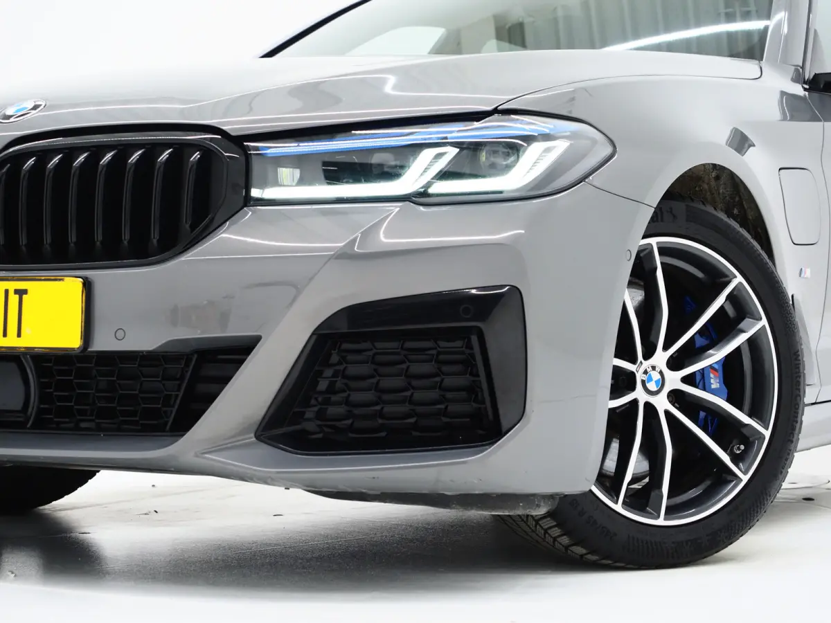 530e M Sport Shadow Line | LaserLED | Trekhaak | Harman/Kardon | 360 | HUD | Sfeerlicht | Keyless | Carplay