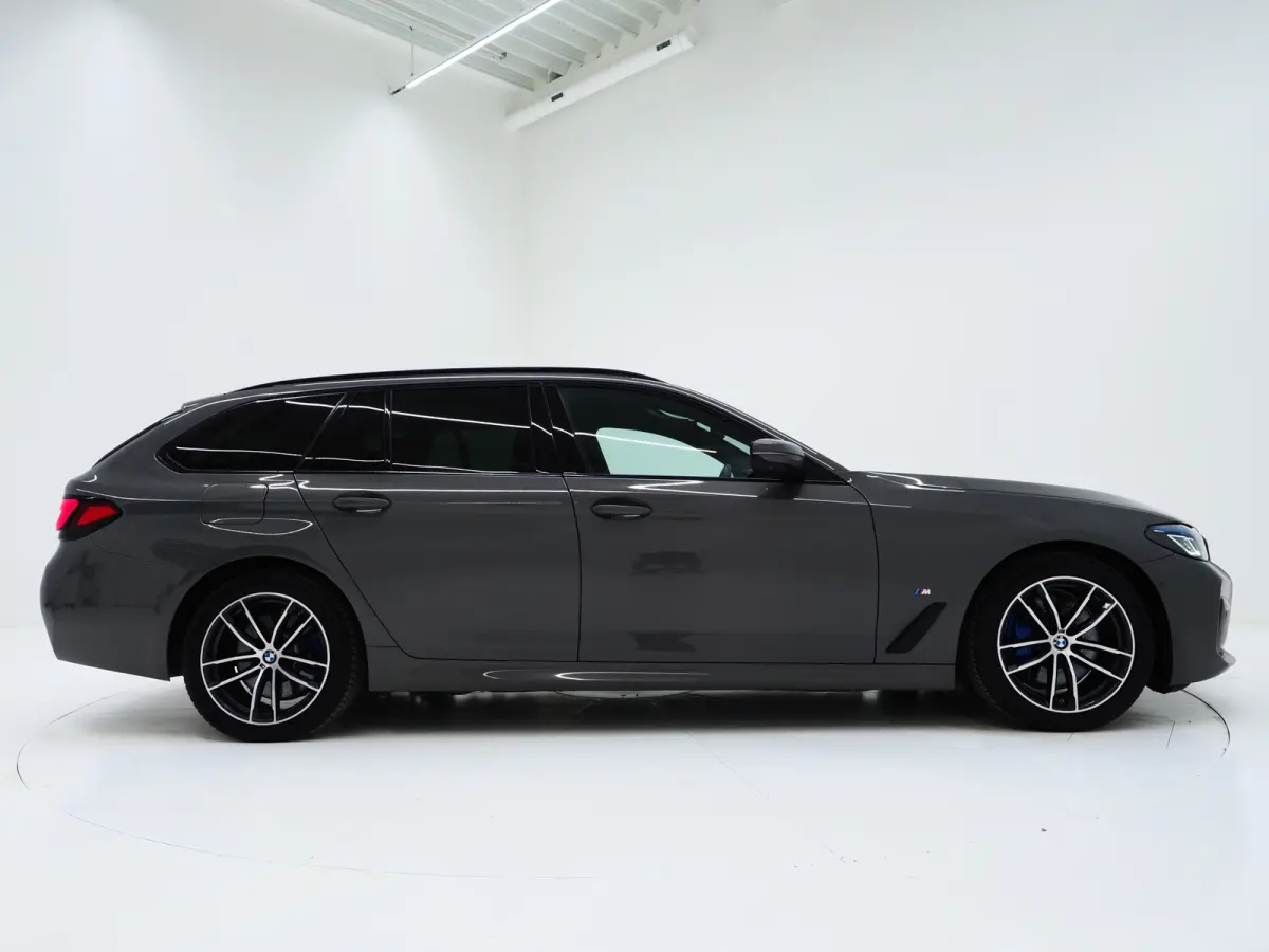 530e M Sport Shadow Line | LaserLED | Trekhaak | Harman/Kardon | 360 | HUD | Sfeerlicht | Keyless | Carplay