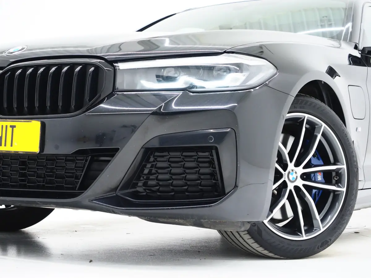 530e M Sport Shadow Line | Panoramadak | Trekhaak | Keyless | Sportstuur | Sfeerlicht | Camera | LED | Carplay