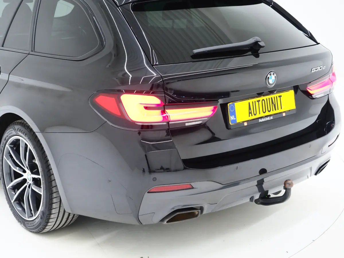 530e M Sport Shadow Line | Panoramadak | Trekhaak | Keyless | Sportstuur | Sfeerlicht | Camera | LED | Carplay