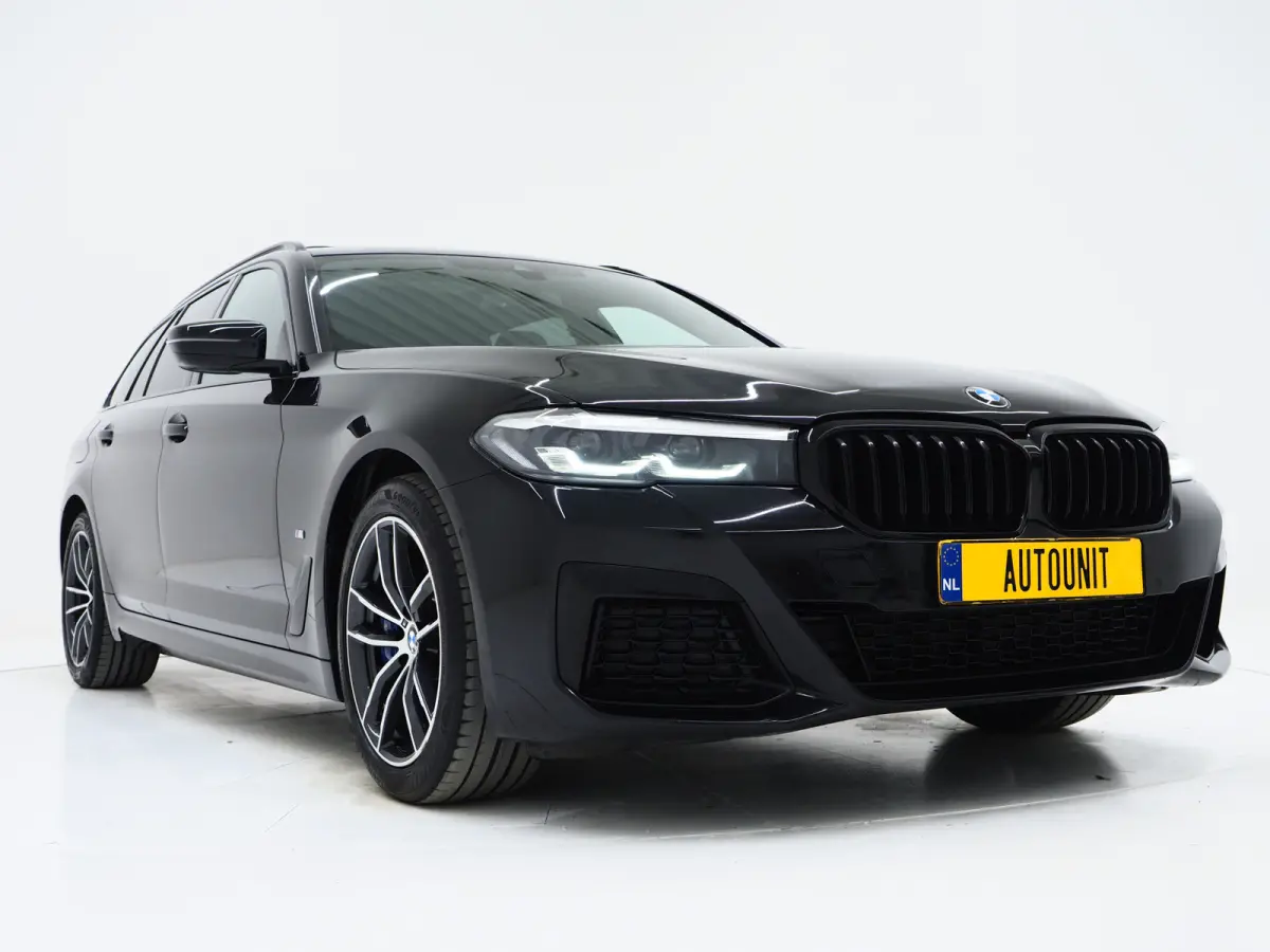 530e M Sport Shadow Line | Panoramadak | Trekhaak | Keyless | Sportstuur | Sfeerlicht | Camera | LED | Carplay