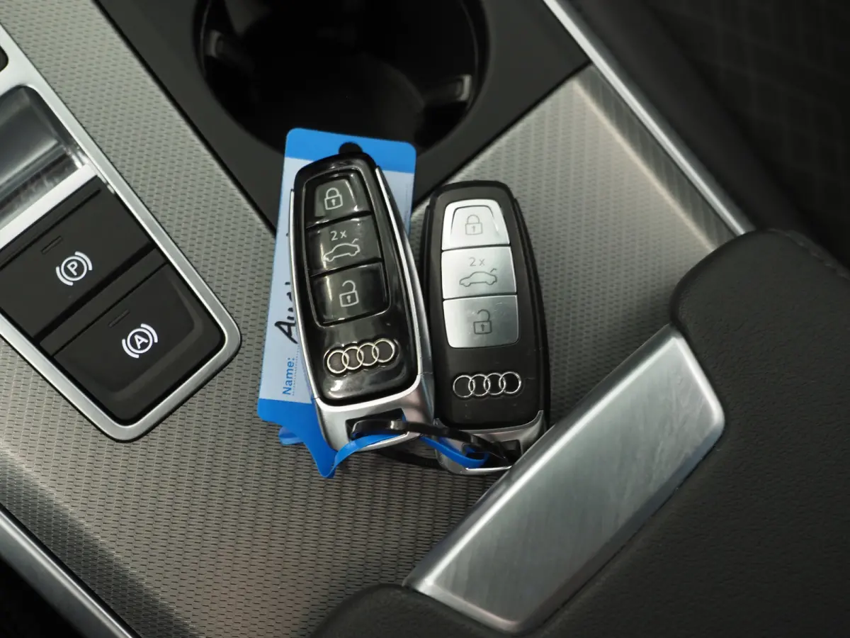 50 TFSI e quattro | Trekhaak | Adaptive Cruise | Camera | Stoelverwarming | DAB | Virtual | Carplay