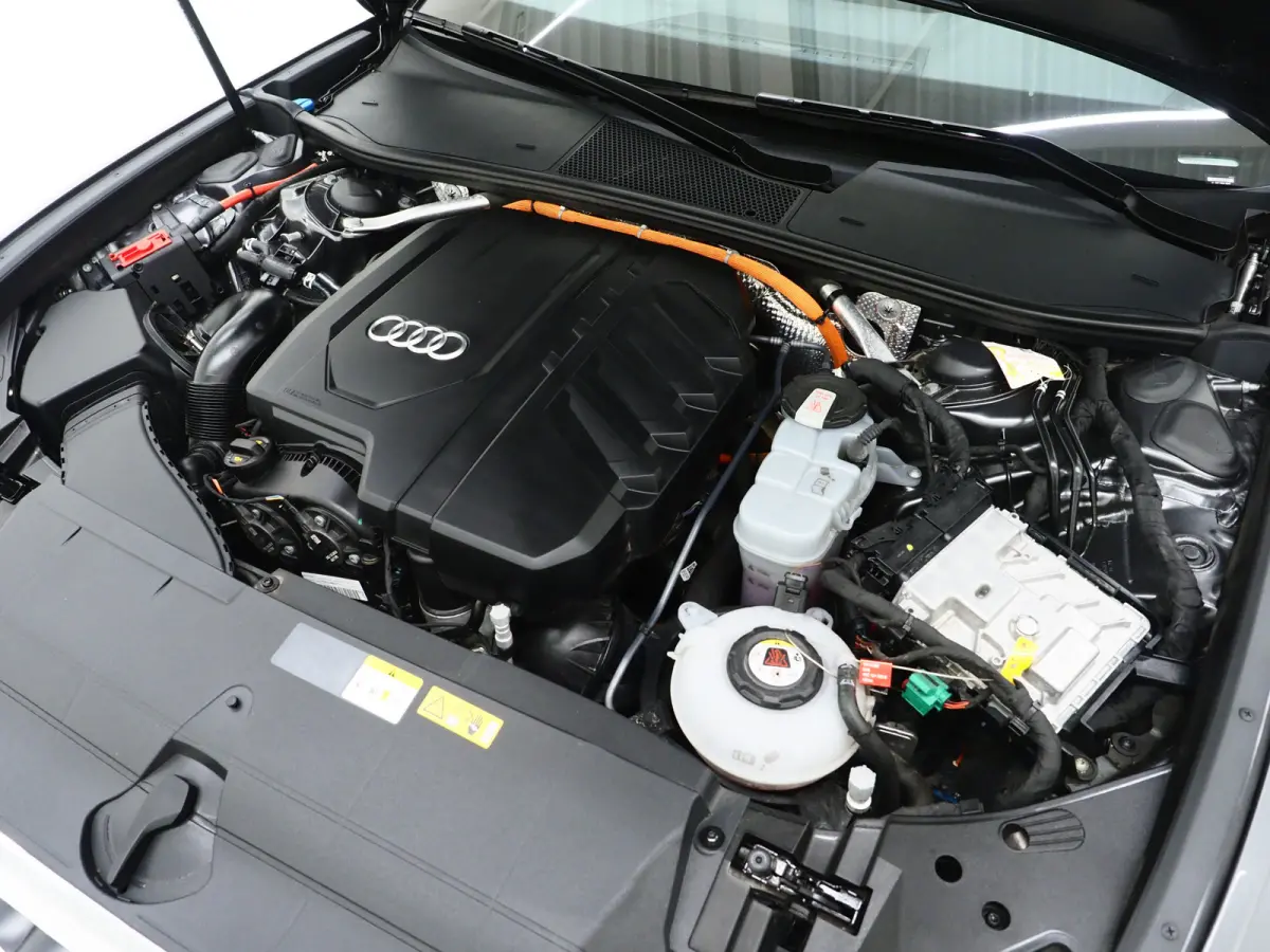 50 TFSI e quattro S-Line | Panoramadak | Trekhaak | B&O Audio | Sfeerlicht | Keyless | Adaptive Cruise | Carplay