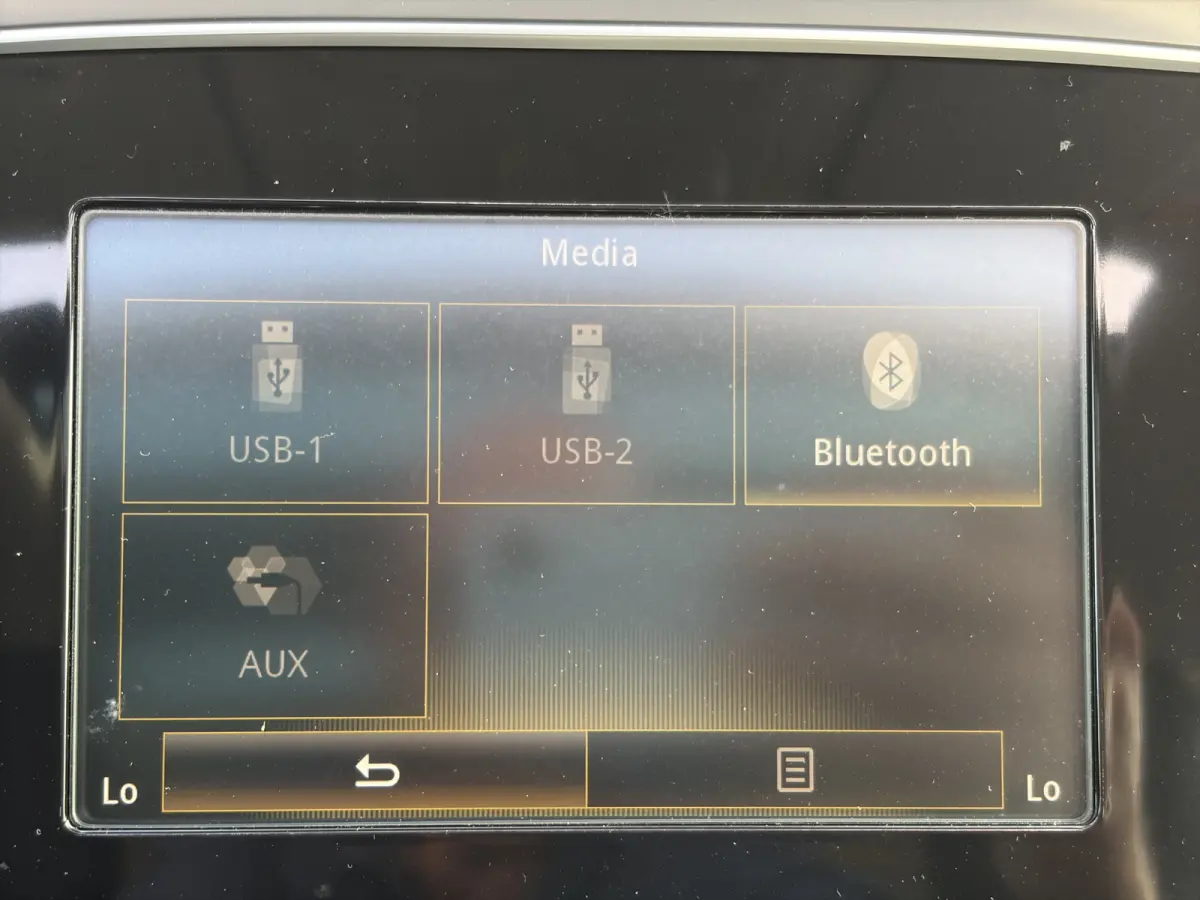 1.6 TCe Zen 150pk | Automaat | Bluetooth | Dab | Elektrisch glazen panorama-dak | Lichtmetalen velgen 17" | Navigatiesysteem full map | Parkeersensor voor en achter |