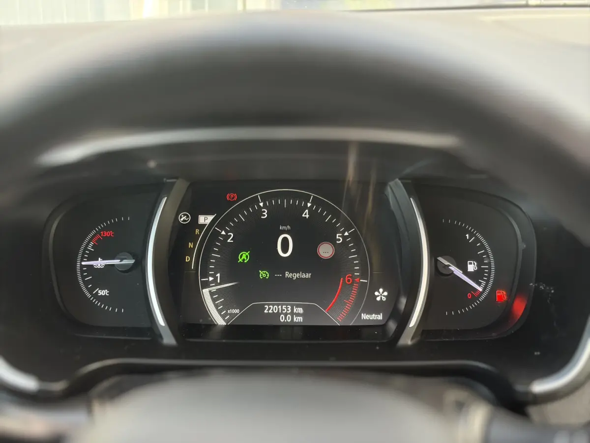 1.6 TCe Zen 150pk | Automaat | Bluetooth | Dab | Elektrisch glazen panorama-dak | Lichtmetalen velgen 17" | Navigatiesysteem full map | Parkeersensor voor en achter |