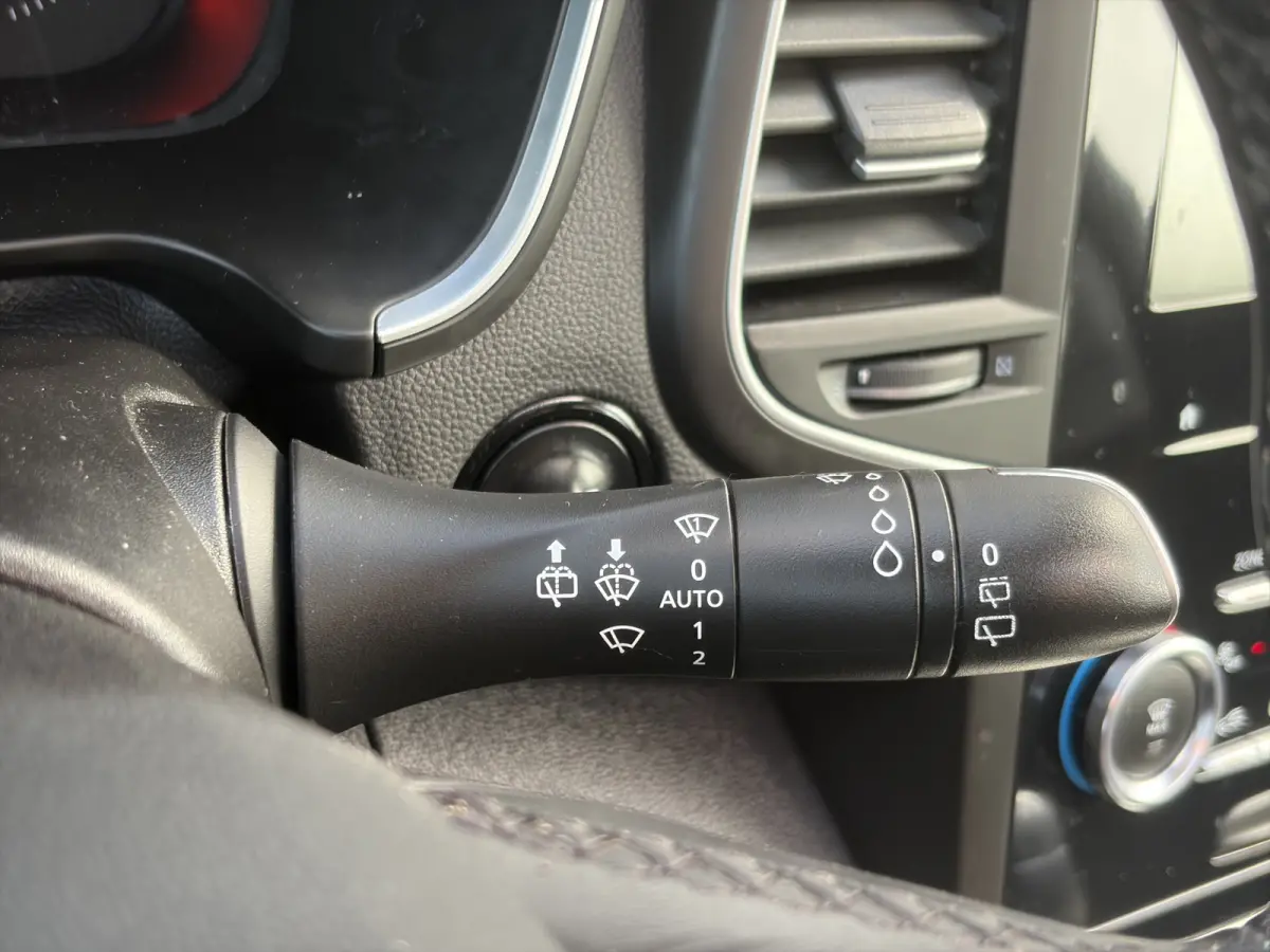 1.6 TCe Zen 150pk | Automaat | Bluetooth | Dab | Elektrisch glazen panorama-dak | Lichtmetalen velgen 17" | Navigatiesysteem full map | Parkeersensor voor en achter |