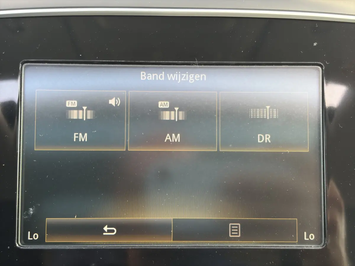 1.6 TCe Zen 150pk | Automaat | Bluetooth | Dab | Elektrisch glazen panorama-dak | Lichtmetalen velgen 17" | Navigatiesysteem full map | Parkeersensor voor en achter |