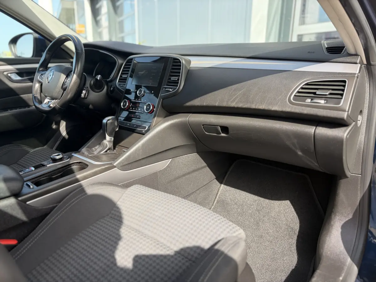 1.6 TCe Zen 150pk | Automaat | Bluetooth | Dab | Elektrisch glazen panorama-dak | Lichtmetalen velgen 17" | Navigatiesysteem full map | Parkeersensor voor en achter |