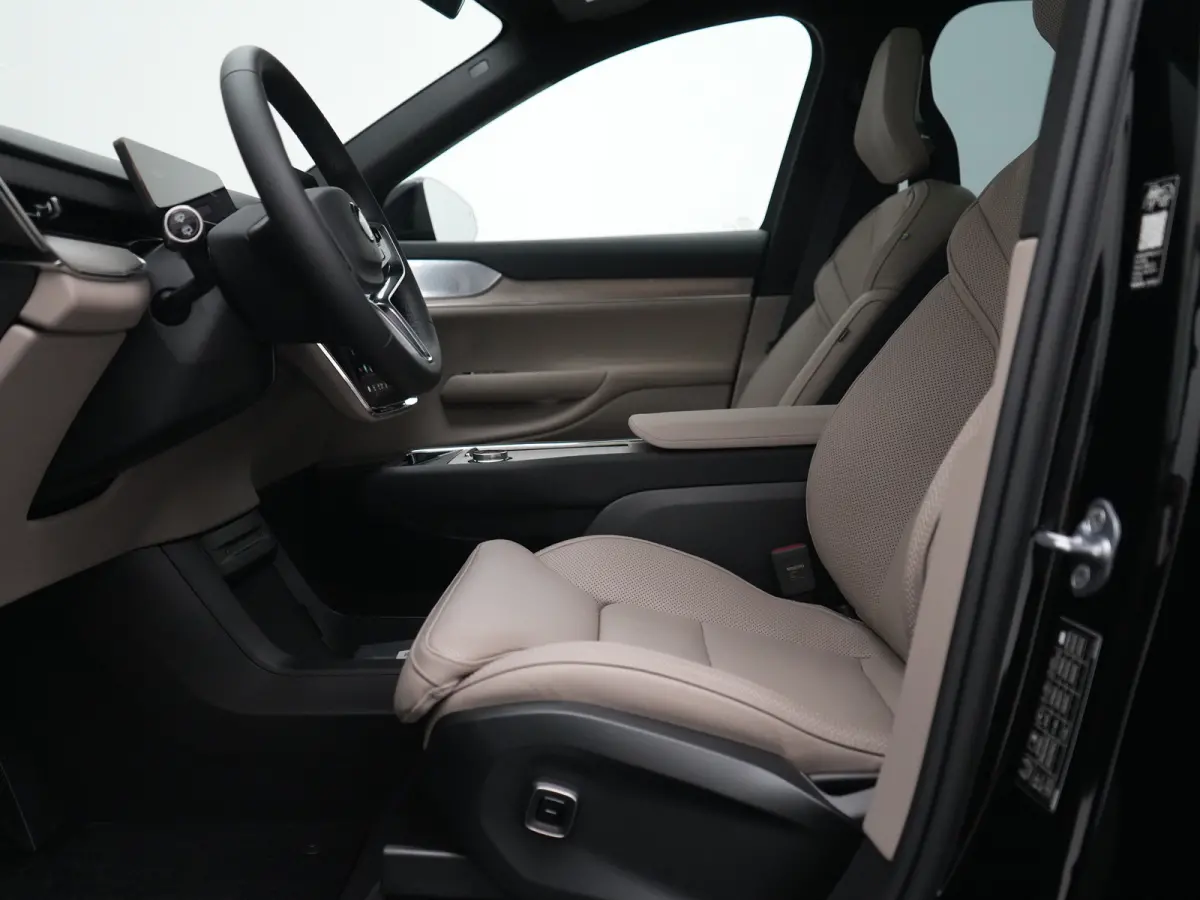 Twin Performance Ultra 7p. 800V 800v | Heico Selected Level | Luchtvering | Bowers & Wilkins | 360° Camera | Nappa Leder + Massage | Trekhaak | 22" | Pilot Assist