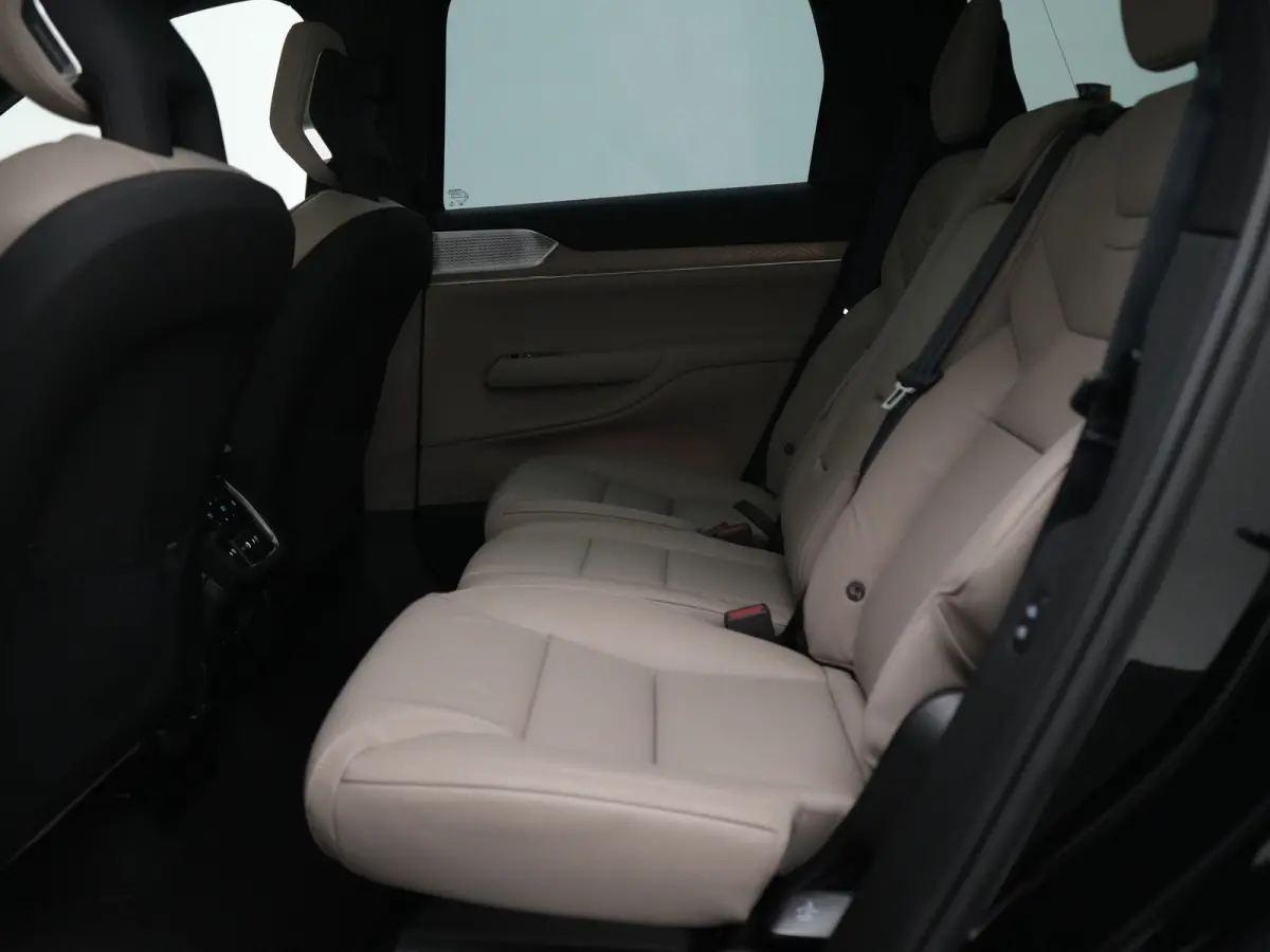 Twin Performance Ultra 7p. 800V 800v | Heico Selected Level | Luchtvering | Bowers & Wilkins | 360° Camera | Nappa Leder + Massage | Trekhaak | 22" | Pilot Assist