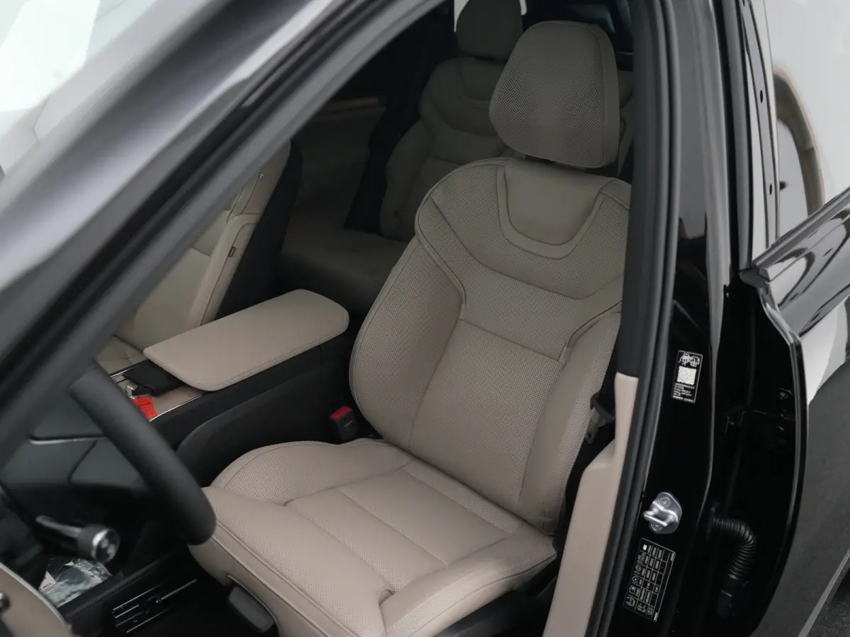 Twin Performance Ultra 7p. 800V 800v | Heico Selected Level | Luchtvering | Bowers & Wilkins | 360° Camera | Nappa Leder + Massage | Trekhaak | 22" | Pilot Assist