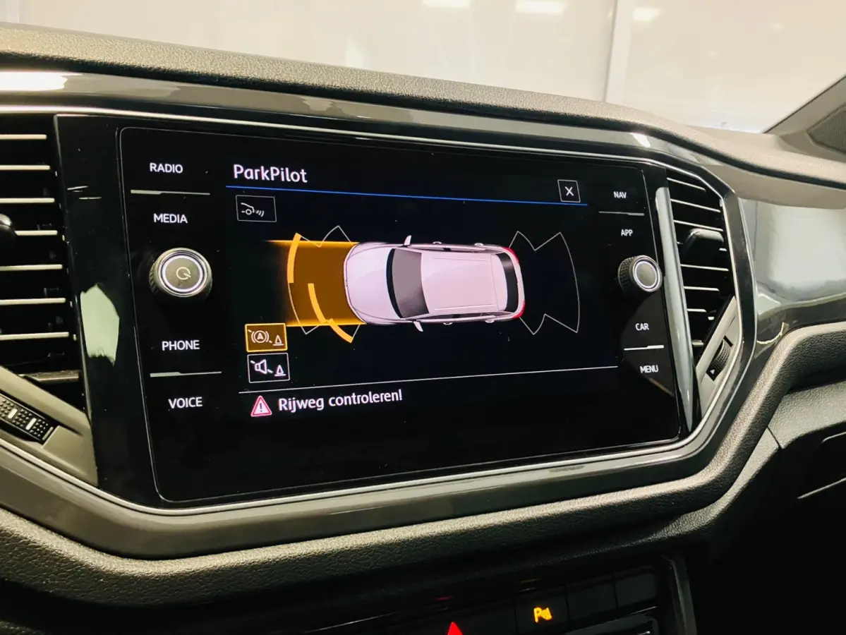 Sport Business R-Line 1.5TSi DSG | LED | Camera | Navigatie |