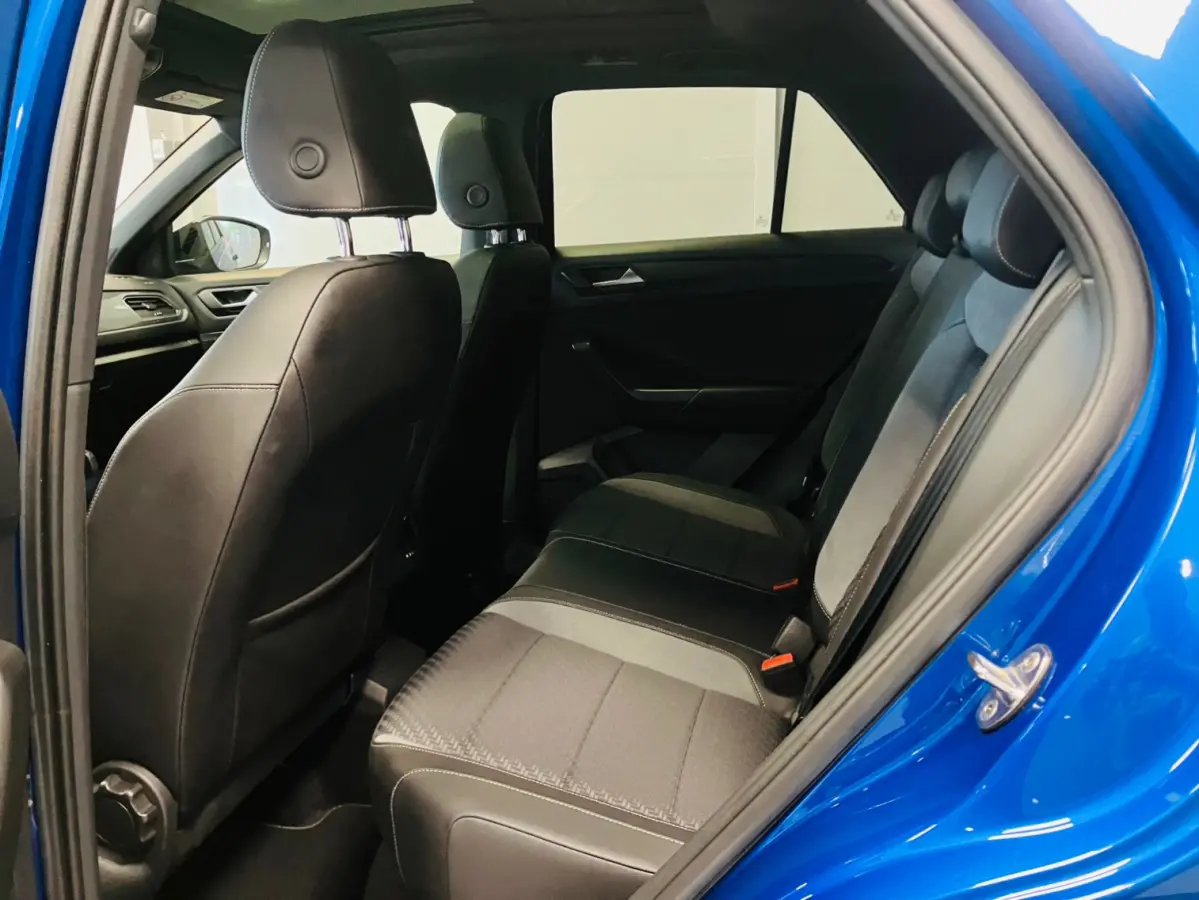 Sport Business R-Line 1.5TSi DSG | LED | Camera | Navigatie |