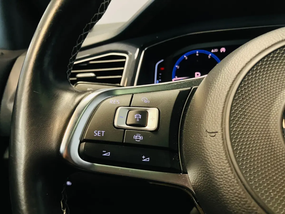 Sport Business R-Line 1.5TSi DSG | LED | Camera | Navigatie |