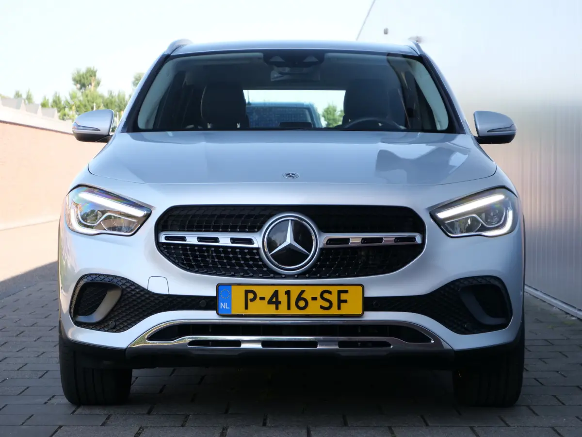 250 e Style 218 Pk Automaat Navi / DAB / Camera / Apple Carplay / Stoelverwarming