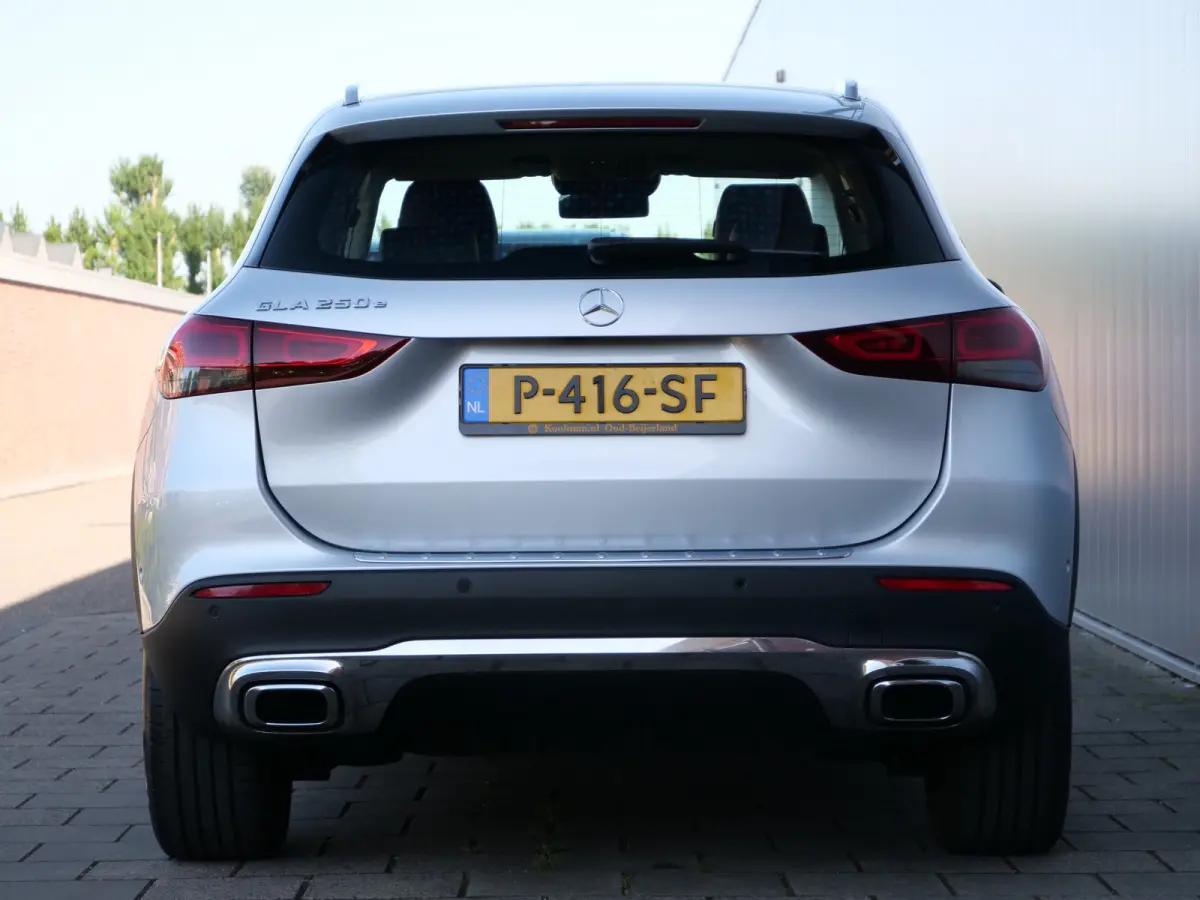 250 e Style 218 Pk Automaat Navi / DAB / Camera / Apple Carplay / Stoelverwarming