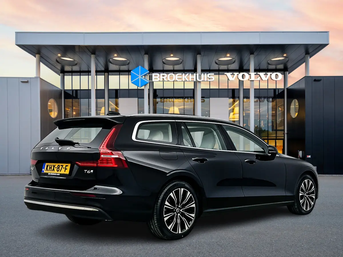 T6 Recharge Ultra Bright | 18" | Harman Kardon | Panoramadak | Head-Up | Full LED | 360 Camera | Elektr. verst. Stoelen | Stoel/Stuur/Achterbankverwarming | Adaptieve Cruise | BLIS