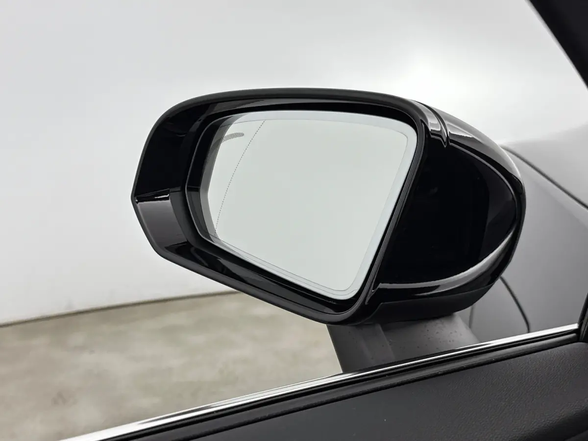 T6 Recharge Ultra Bright | 18" | Harman Kardon | Panoramadak | Head-Up | Full LED | 360 Camera | Elektr. verst. Stoelen | Stoel/Stuur/Achterbankverwarming | Adaptieve Cruise | BLIS
