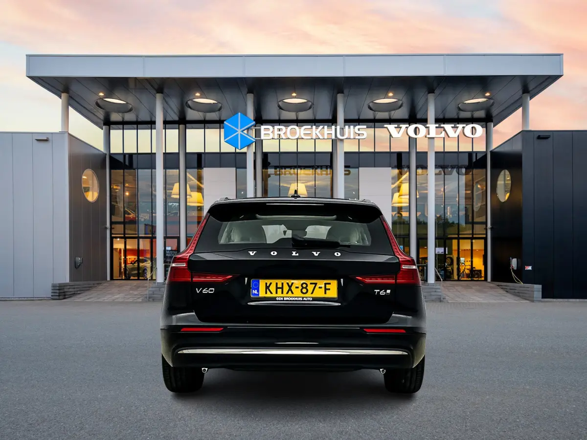 T6 Recharge Ultra Bright | 18" | Harman Kardon | Panoramadak | Head-Up | Full LED | 360 Camera | Elektr. verst. Stoelen | Stoel/Stuur/Achterbankverwarming | Adaptieve Cruise | BLIS