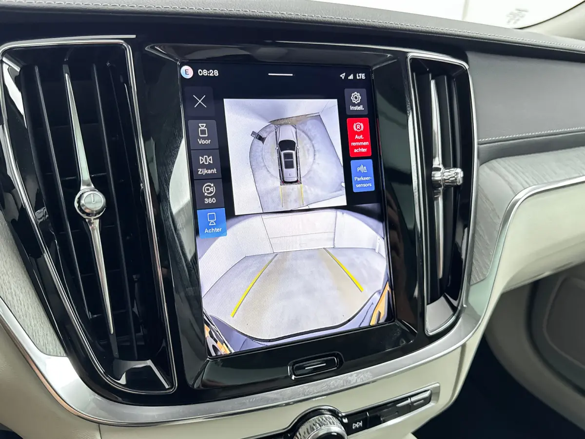 T6 Recharge Ultra Bright | 18" | Harman Kardon | Panoramadak | Head-Up | Full LED | 360 Camera | Elektr. verst. Stoelen | Stoel/Stuur/Achterbankverwarming | Adaptieve Cruise | BLIS