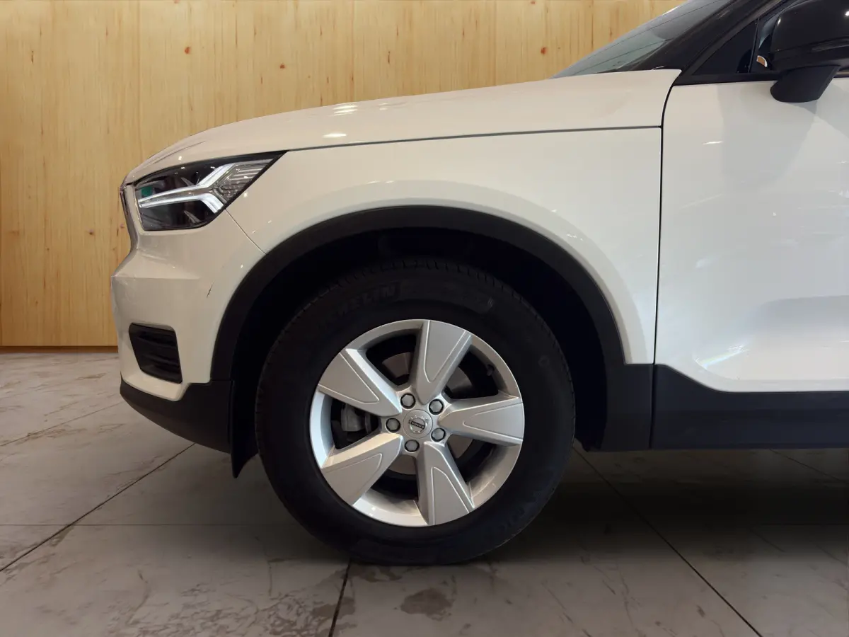 T2 Momentum | Cruise control | DAB | Start/stop systeem | Parkeersensoren | Bluetooth |