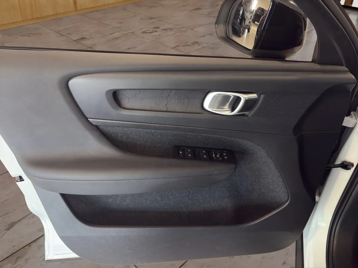 T2 Momentum | Cruise control | DAB | Start/stop systeem | Parkeersensoren | Bluetooth |