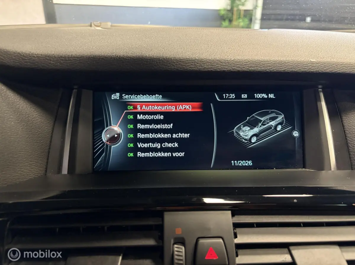 xDrive20i High Executive M SPORT CARBONSCHWARZ / LEDER / NAVI / PDC / STOELVERW. / NAP /