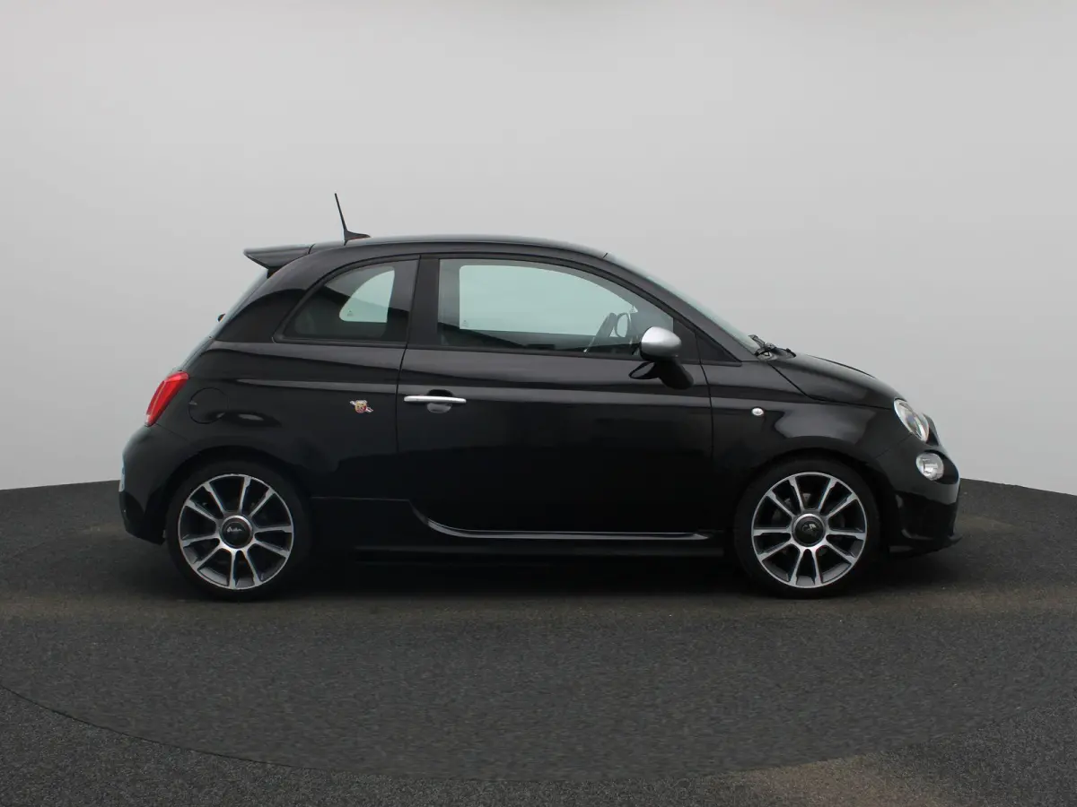 1.4 T-Jet Abarth Turismo 595 | 165PK | LEER | 17'' Lichtmetalen Velgen | Apple Carplay / Android Auto | Navigatie | Virtual Cockpit | Climate Control |