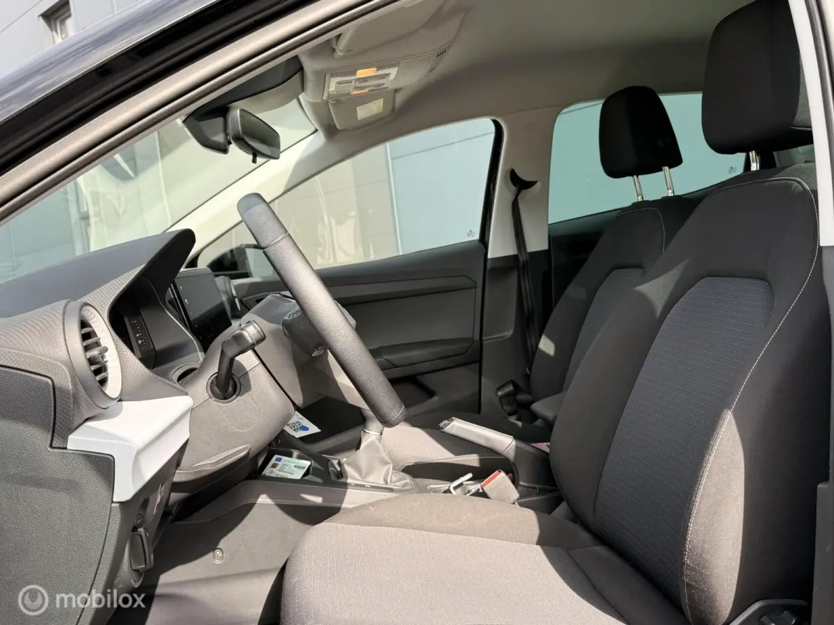 1.0 EcoTSI Style Business Connect | Virtual Cockpit | Stoelverwarming | 1e Eigenaar | NAP | All Season banden