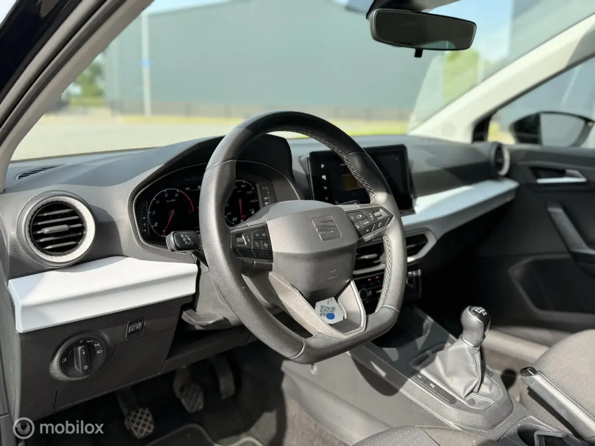 1.0 EcoTSI Style Business Connect | Virtual Cockpit | Stoelverwarming | 1e Eigenaar | NAP | All Season banden