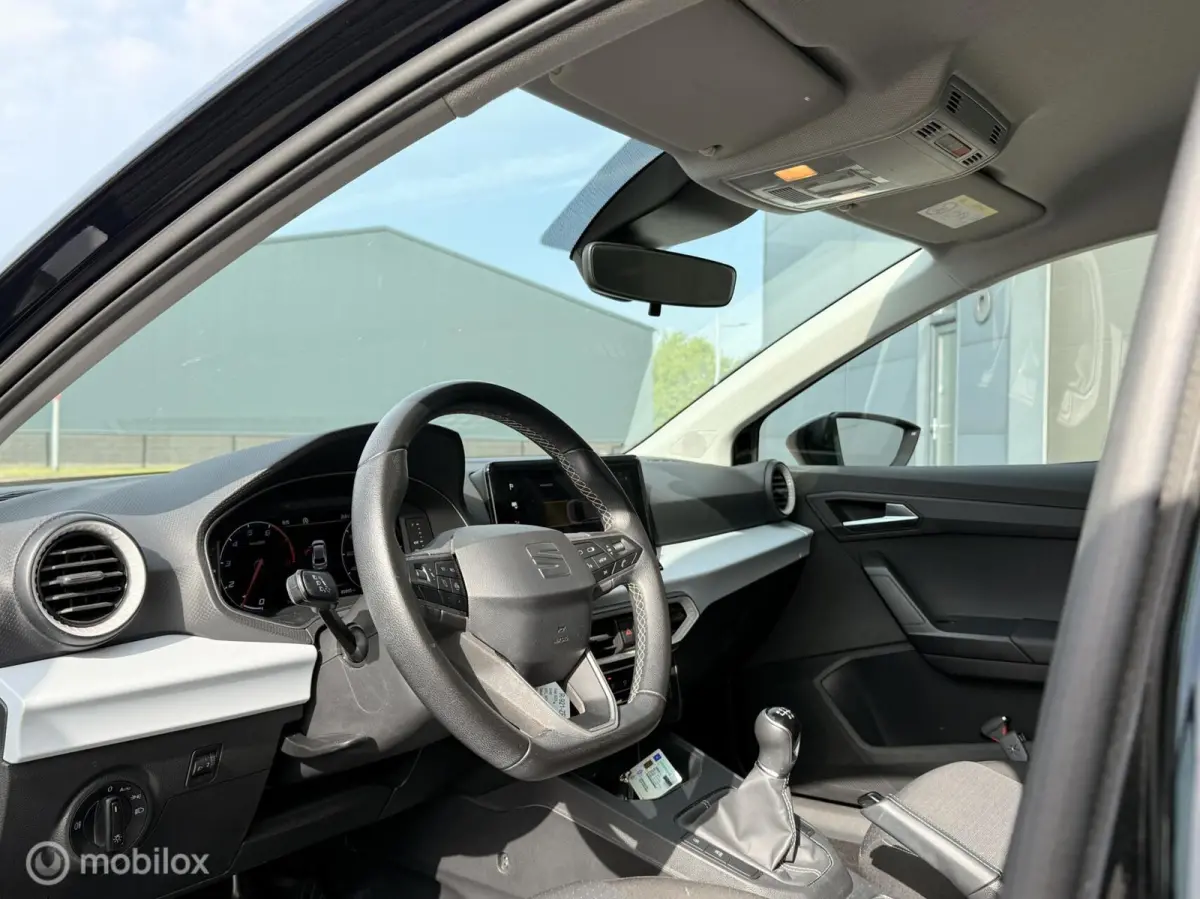 1.0 EcoTSI Style Business Connect | Virtual Cockpit | Stoelverwarming | 1e Eigenaar | NAP | All Season banden