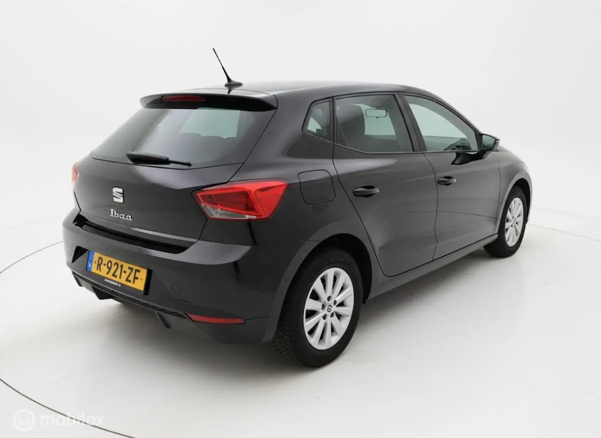 1.0 EcoTSI Style Business Connect | Virtual Cockpit | Stoelverwarming | 1e Eigenaar | NAP | All Season banden