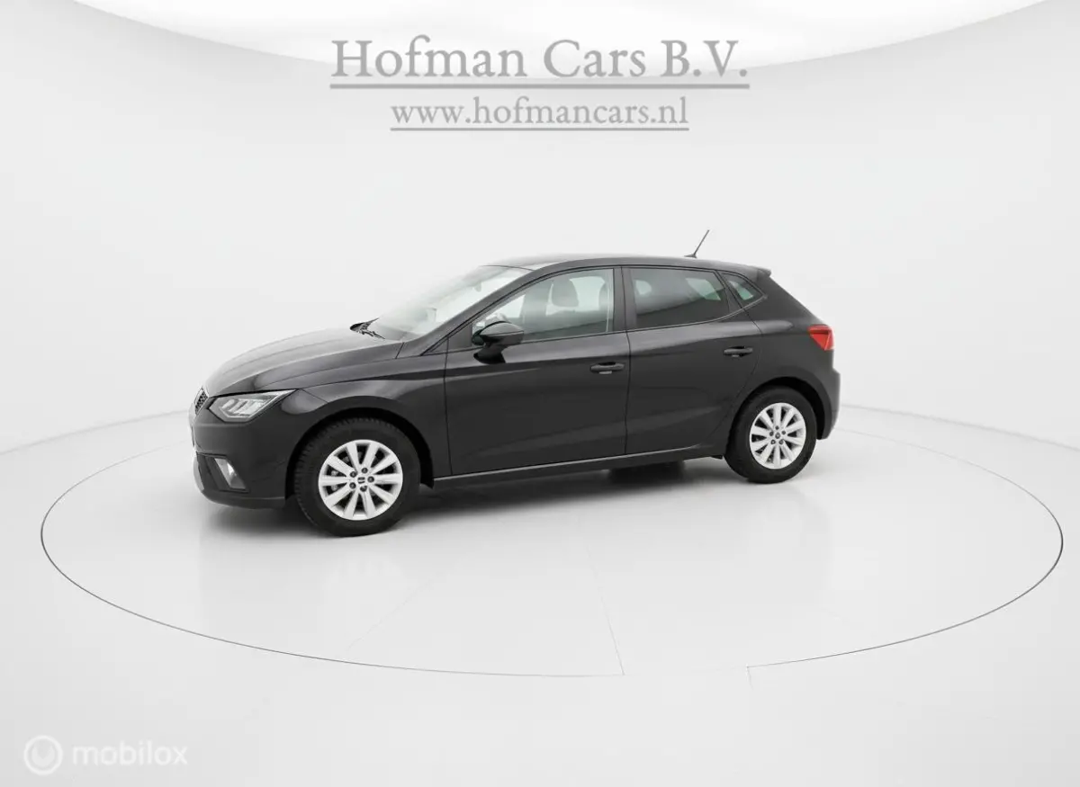 1.0 EcoTSI Style Business Connect | Virtual Cockpit | Stoelverwarming | 1e Eigenaar | NAP | All Season banden
