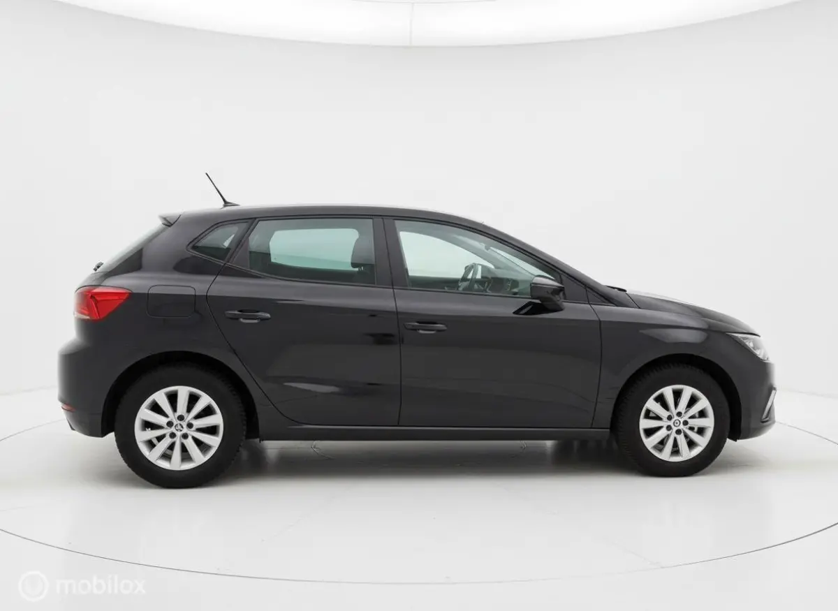 1.0 EcoTSI Style Business Connect | Virtual Cockpit | Stoelverwarming | 1e Eigenaar | NAP | All Season banden