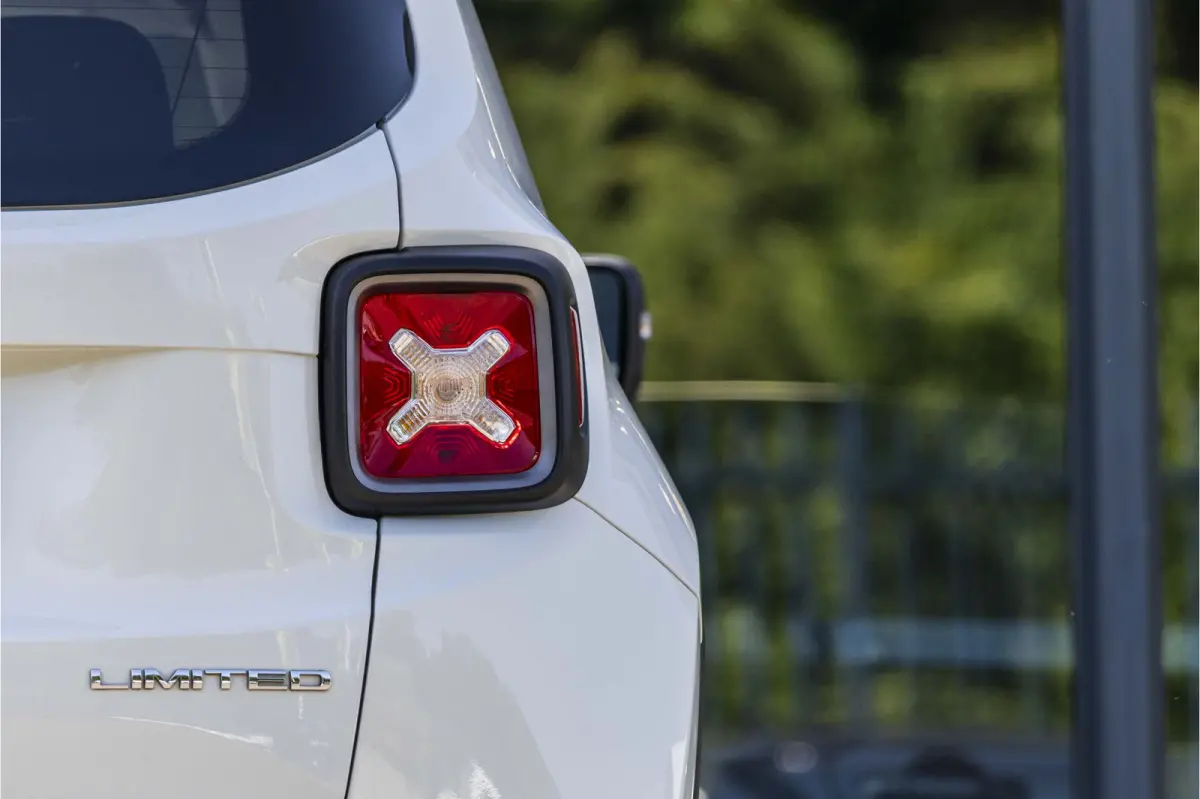 4xe 240 Plug-in Hybrid Electric Limited Lease Ed.