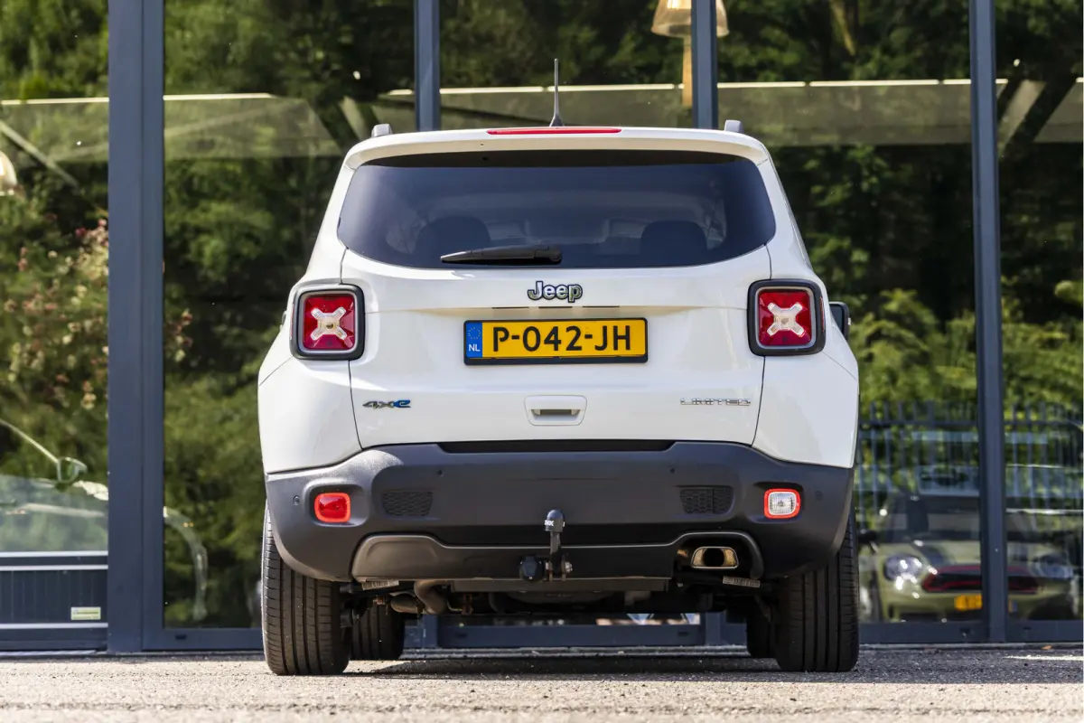 4xe 240 Plug-in Hybrid Electric Limited Lease Ed.