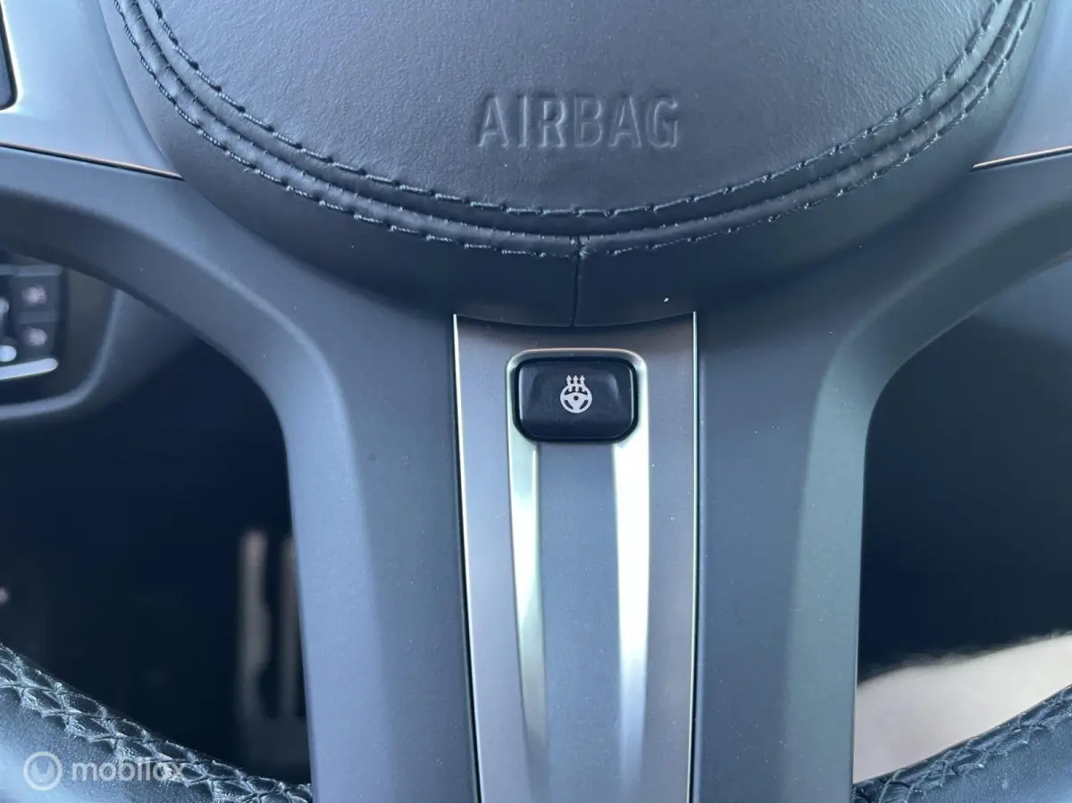 520e M-PAKKET*ACC*MASAGE*CAMERA*CARPLAY*90%SOH*