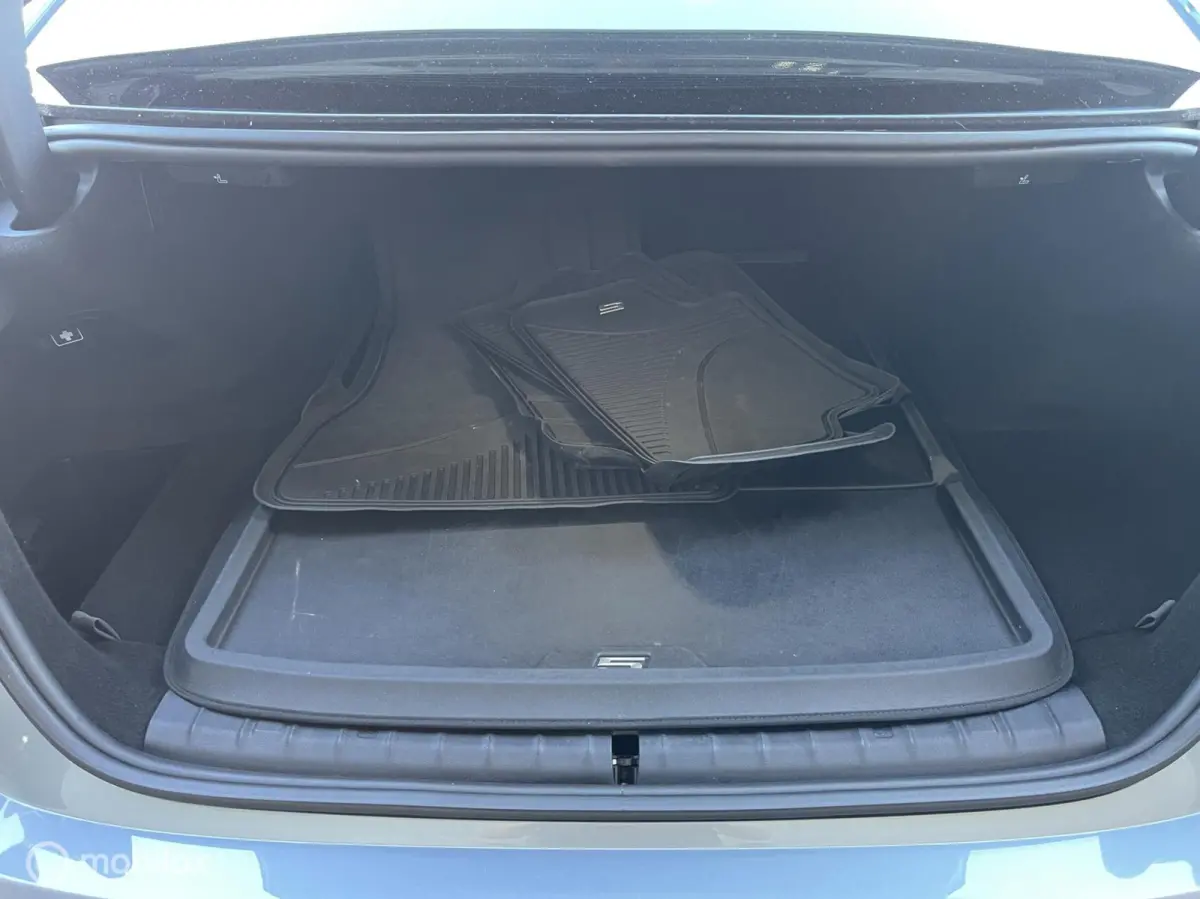 520e M-PAKKET*ACC*MASAGE*CAMERA*CARPLAY*90%SOH*