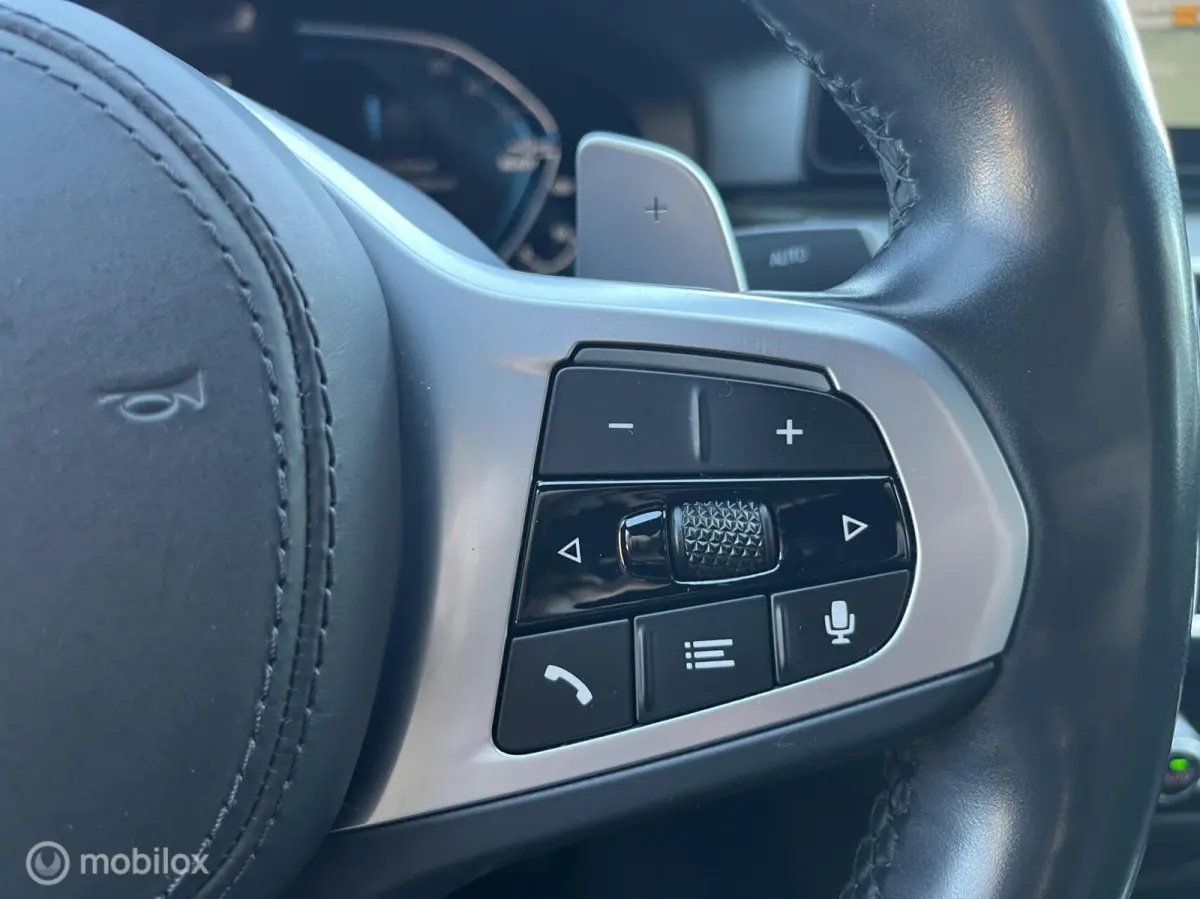 520e M-PAKKET*ACC*MASAGE*CAMERA*CARPLAY*90%SOH*
