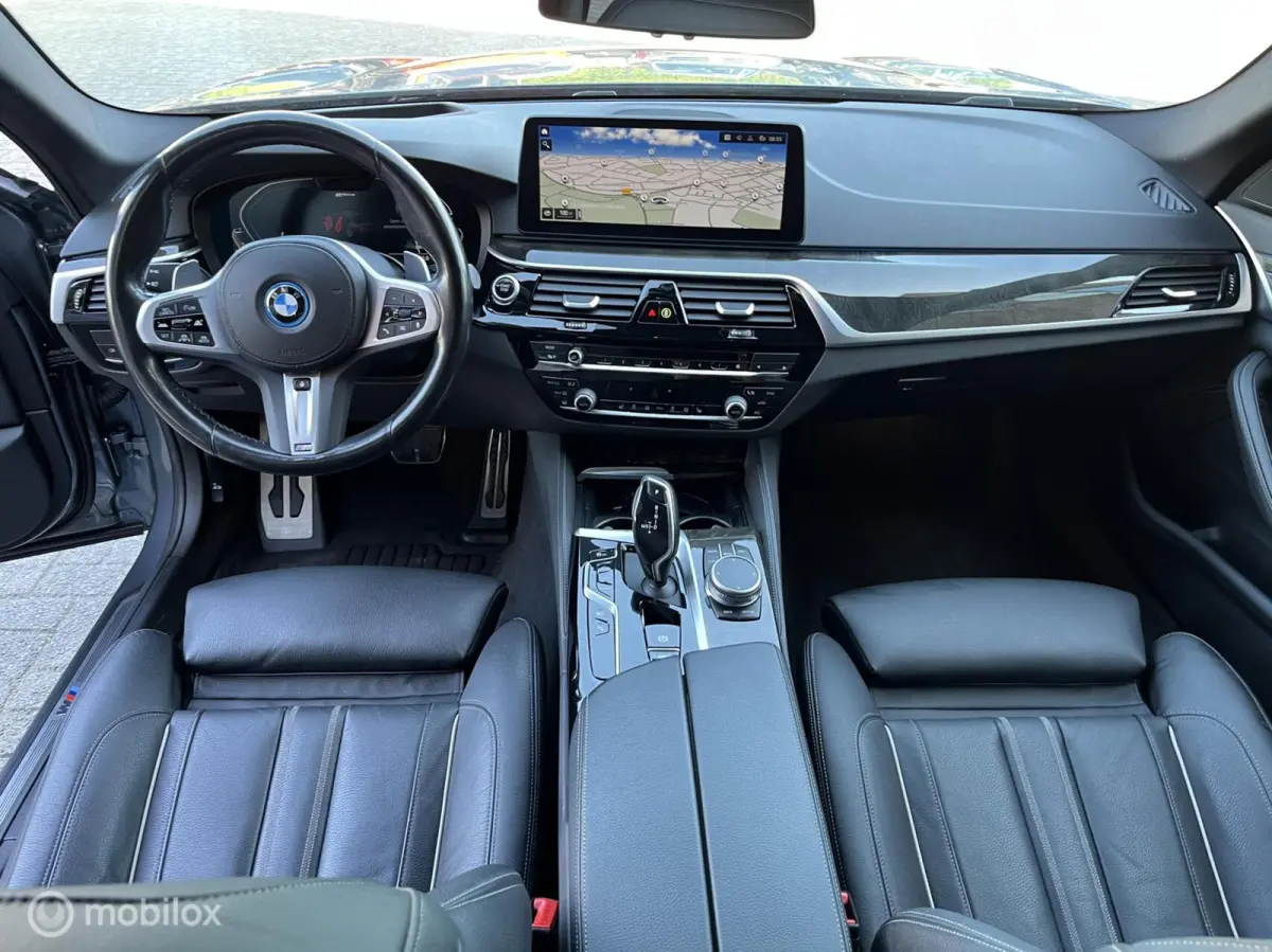 520e M-PAKKET*ACC*MASAGE*CAMERA*CARPLAY*90%SOH*
