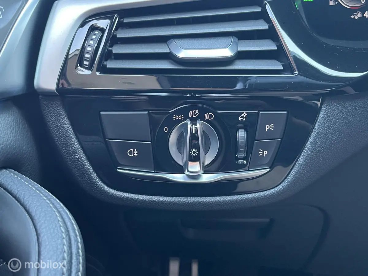 520e M-PAKKET*ACC*MASAGE*CAMERA*CARPLAY*90%SOH*