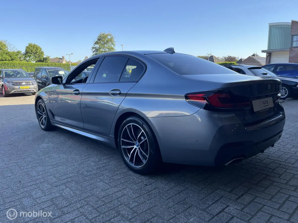 520e M-PAKKET*ACC*MASAGE*CAMERA*CARPLAY*90%SOH*