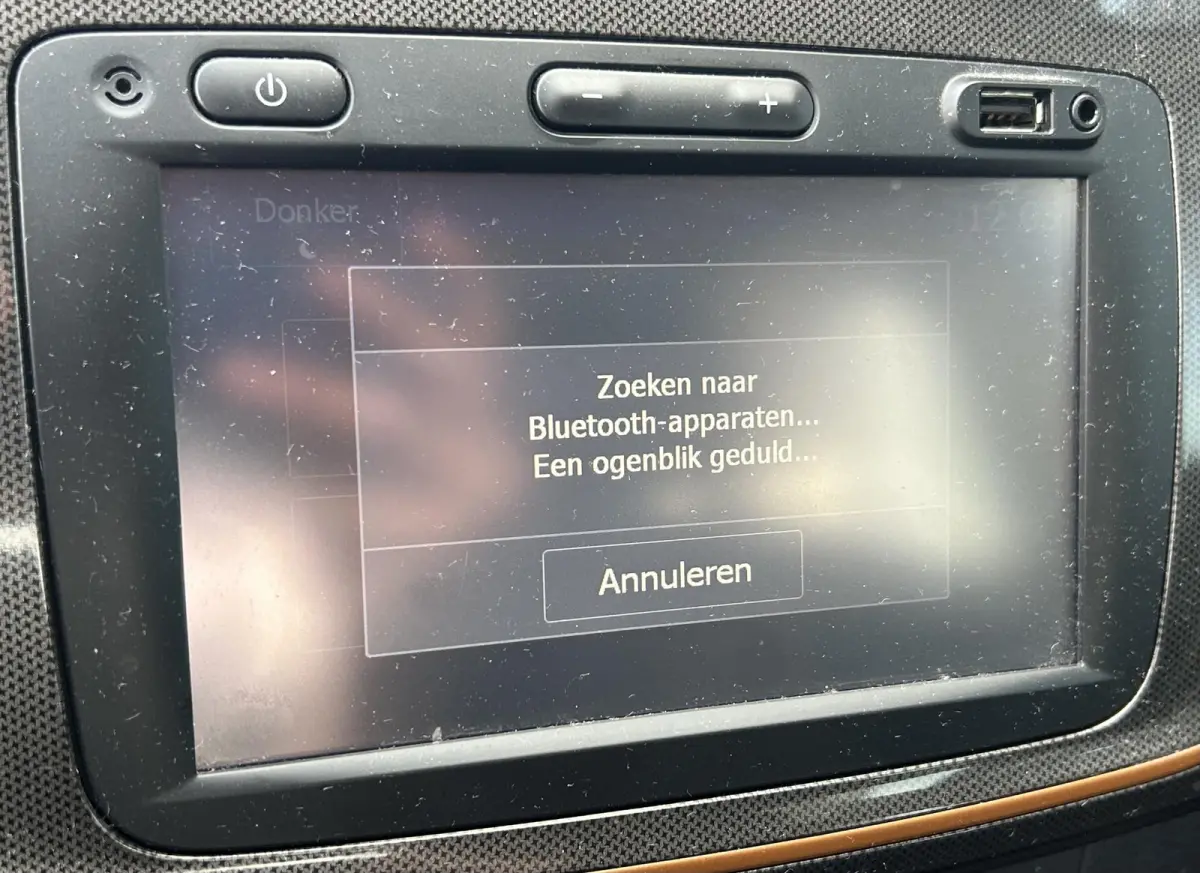 0.9 TCe SL 90PK | 1e Eigenaar! | Volledige Onderhoudshistorie | Nette Staat | NL AUTO | Trekhaak | Parkeersensoren | Airco | Cruise Control | 2 Sleutels |
