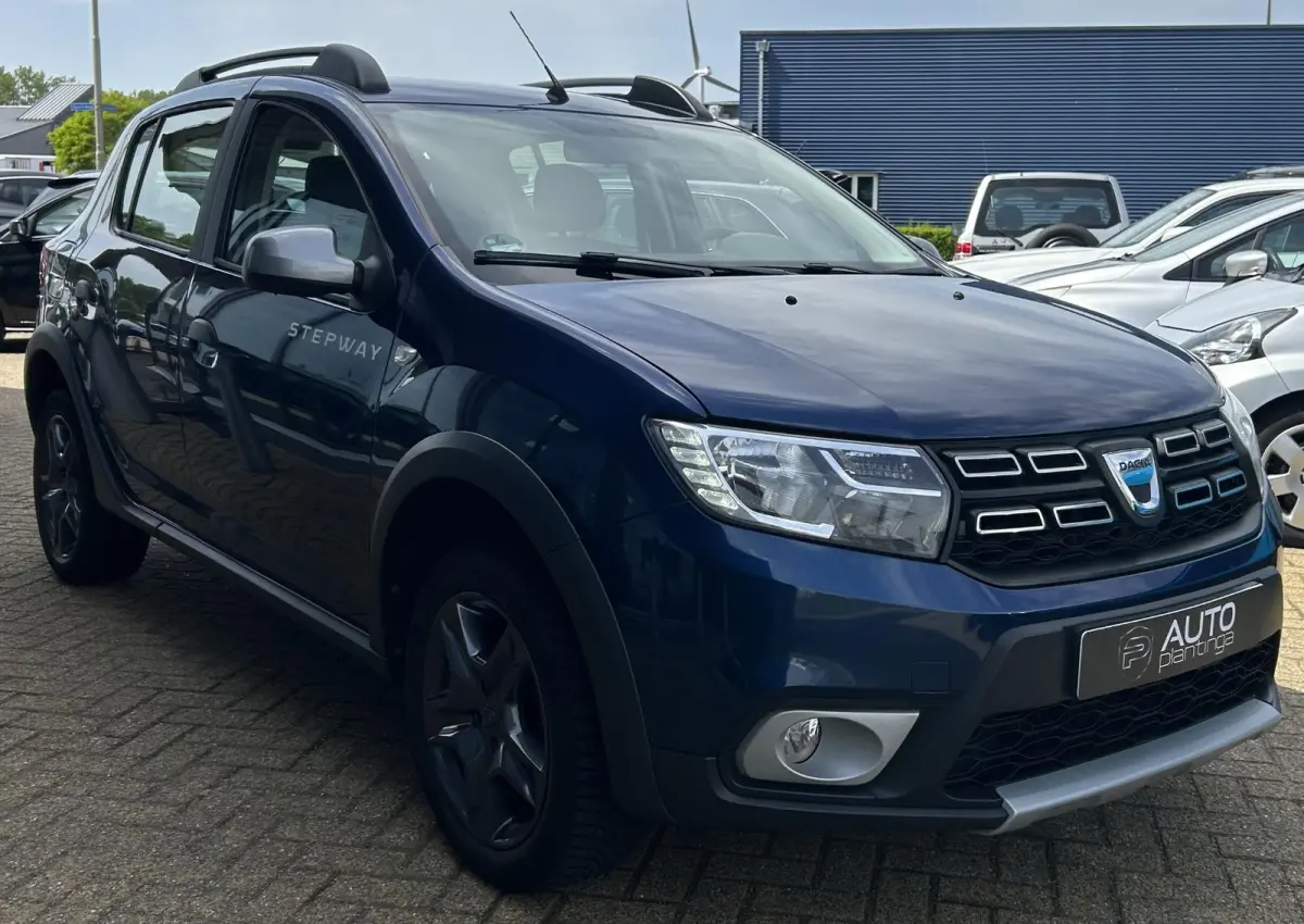 0.9 TCe SL 90PK | 1e Eigenaar! | Volledige Onderhoudshistorie | Nette Staat | NL AUTO | Trekhaak | Parkeersensoren | Airco | Cruise Control | 2 Sleutels |