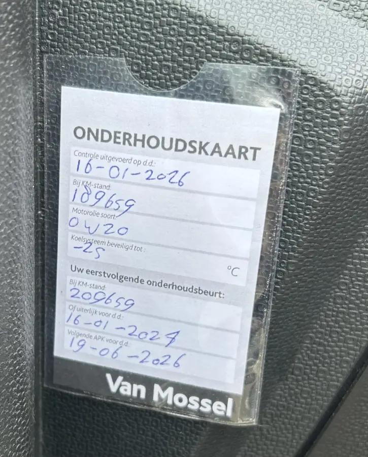 1.0 EcoBoost Titanium 125PK | Dealeronderhouden | Nieuwe APK | Trekhaak | Parkeersensoren | Stoelverwarming | Stuurverwarming | Voorruitverwarming | Climate Control | Cruise Control | Naviga